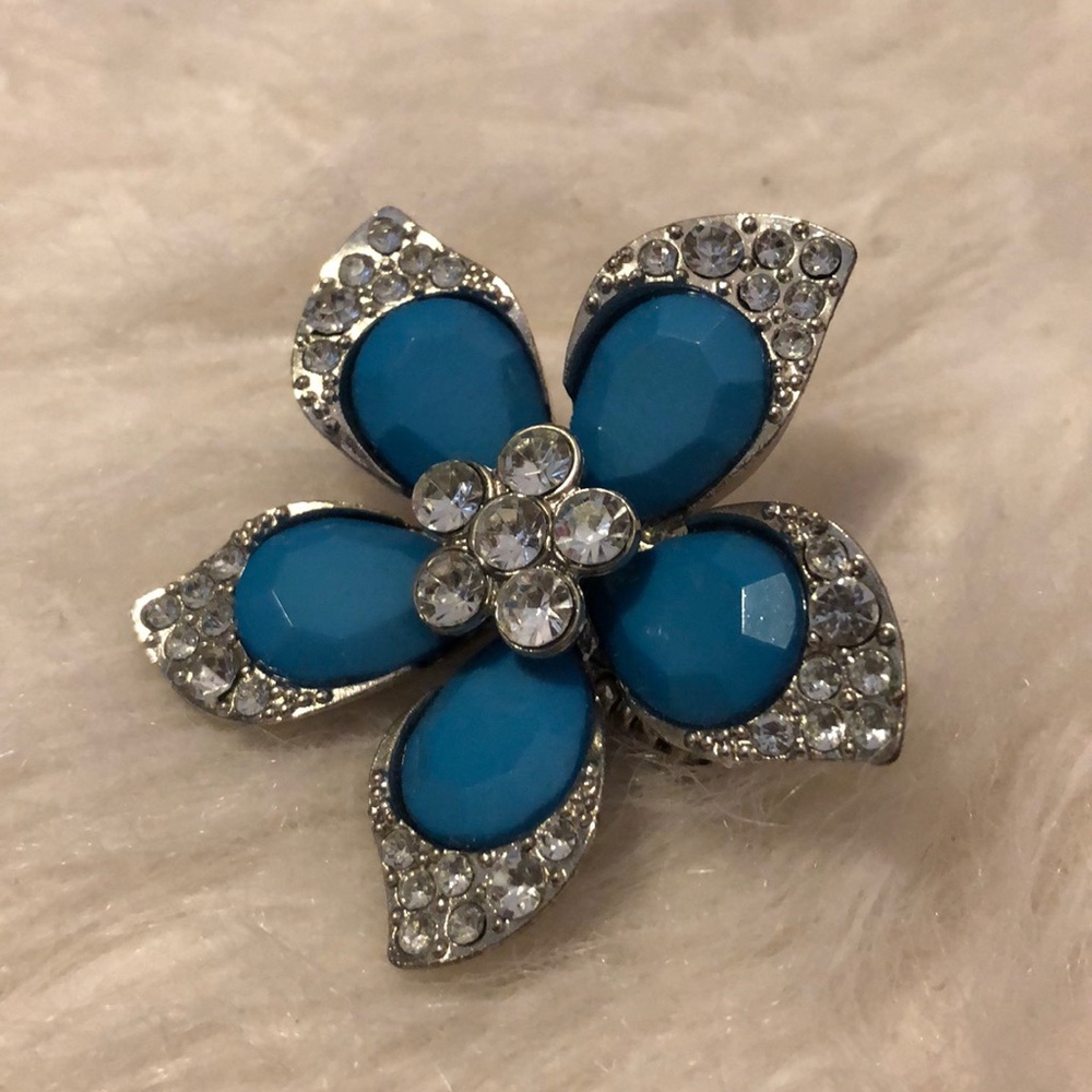 Blue flower ring